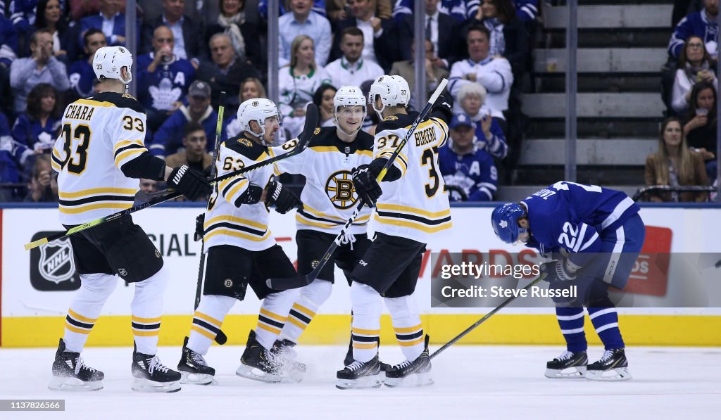 Toronto Maple Leafs play the Boston Bruins in game four of the first round play-off series