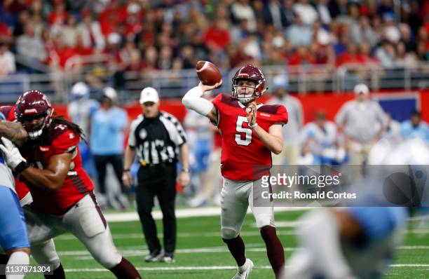 Logan Woodside of the San Antonio Commanders throws a pass against the Salt Lake Stallions at Alamodome on March 23, 2019 in San Antonio, Texas.