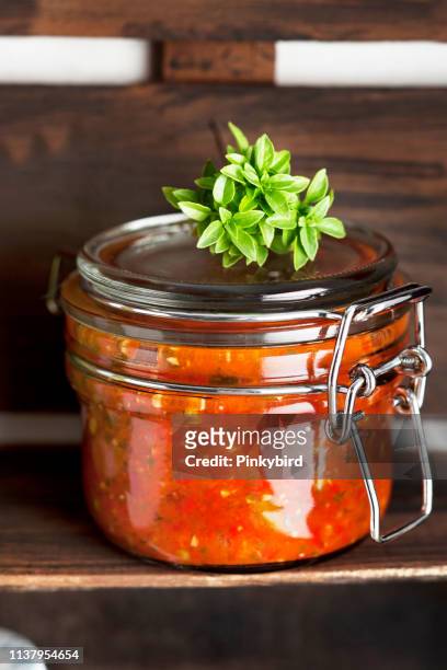 tomatsås, hem konserverad tomatsås, mat till frukost, tomat såser - sauce tomate bildbanksfoton och bilder