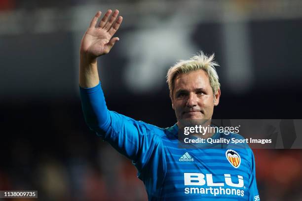 Santiago Canizares of Valencia Legends reacts after the friendly match of the celebrations of the club’s 100 year history between Valencia Legends...