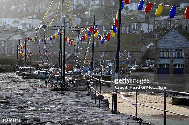 quay closed as low deepening - mouse hole stock pictures, royalty-free photos & images