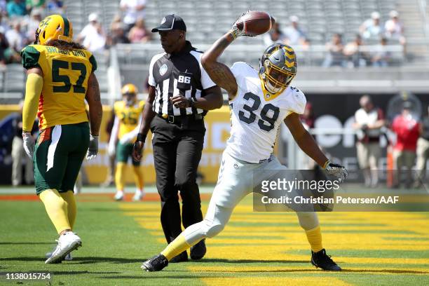 Terrell Watson of the San Diego Fleet celebrates his rushing touchdown against the Arizona Hotshots during the first half of the Alliance of American...