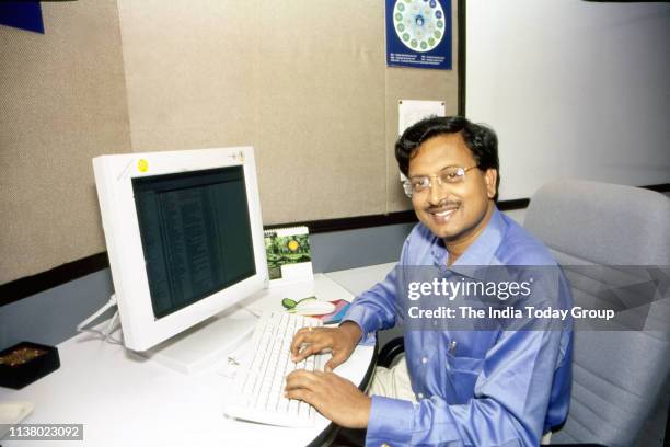 B R Raju Satyam Computers B Ramalinga Raju Photos and Premium High Res Pictures ...