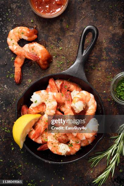 shrimps in a skillet - prawn cocktail stock pictures, royalty-free photos & images