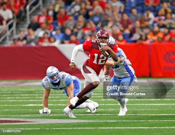 Marquise Williams of the San Antonio Commanders scrambles against the Salt Lake Stallions at Alamodome on March 23, 2019 in San Antonio, Texas.