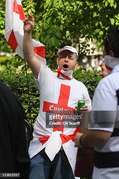 Members demonstrate outside the US embassy in Mayfair against a rival Muslim protest condemning the killing of Osama bin Laden on May 6, 2011 in...
