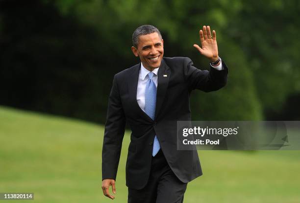 President Barack Obama arrives at the White House May 6, 2011 in Washington, DC. The president was returing from a trip to Indianapolis and Fort...