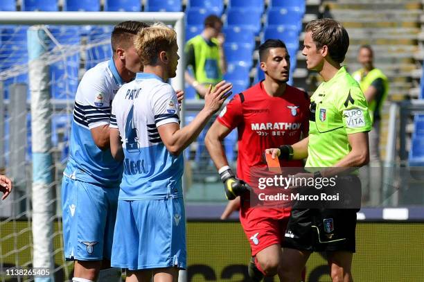 The referee Daniele Chiffi Referee shows a red card Sergej Milinkovic Savic of SS Lazioduring the Serie A match between SS Lazio and Chievo at Stadio...