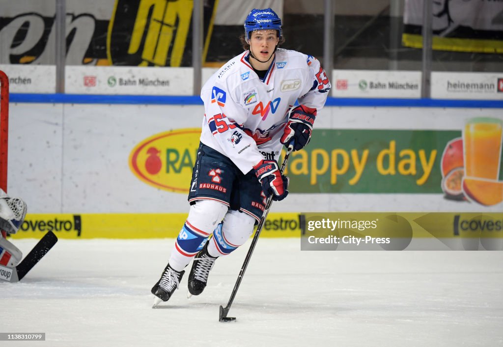 EHC Red Bull Muenchen v Adler Mannheim - DEL-Playoff Game 2