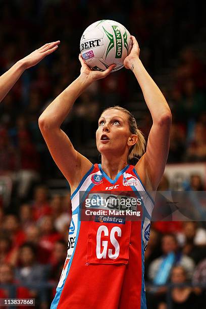 Catherine Cox of the Swifts shoots during the ANZ Championship Semi Final match between the Swifts and the Mystics at Sydney Olympic Park Sports...