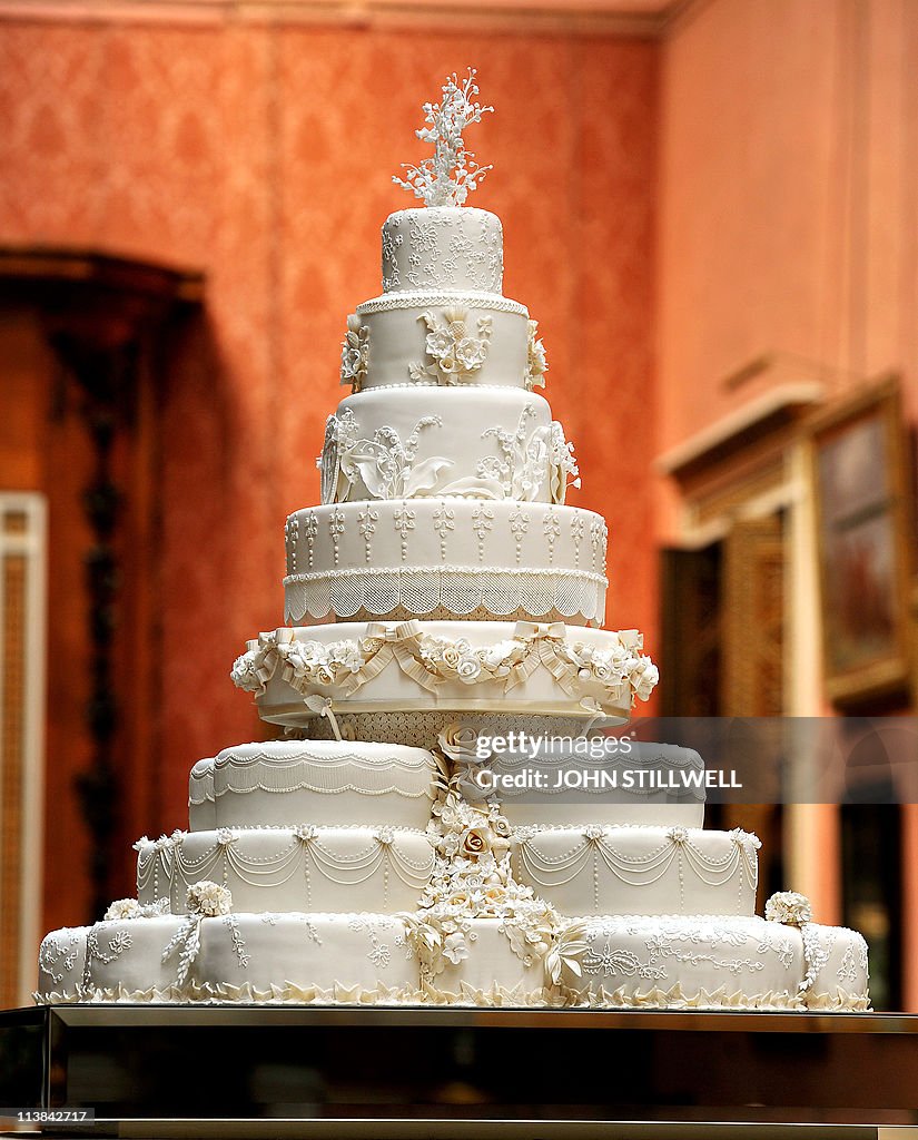 The eight tiered wedding cake made by Fi