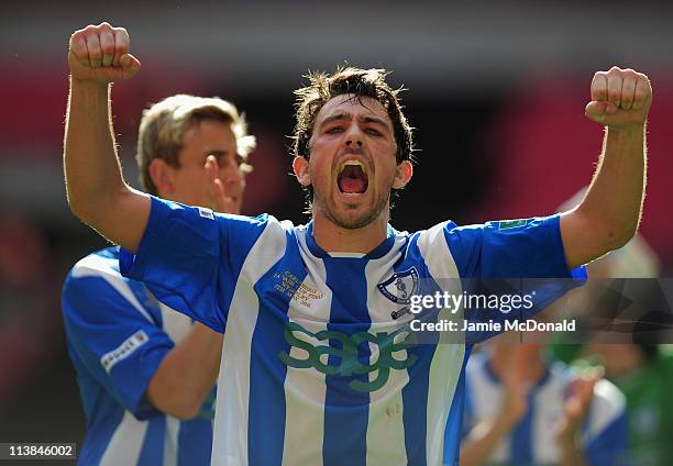 Darren Timmons of Whitley Bay celebrate winning the FA Carsberg Vase during the FA Carlsberg Vase Final between Coalville Town and Whitley Bay at...