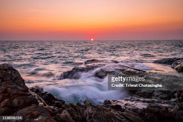 flowing wave - gulf shores - fotografias e filmes do acervo