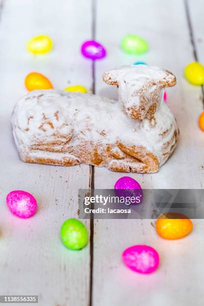 easter lamb with glittering easter eggs - osterlamm stock pictures, royalty-free photos & images