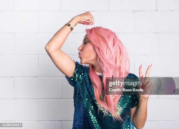 woman with pink hair - strong women bildbanksfoton och bilder