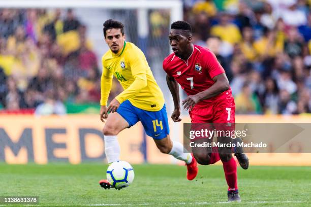 Jose Luis Rodriguez of Panama in action during the International Friendly Match between Brazil and Panama at Estadio do Dragao on March 23, 2019 in...