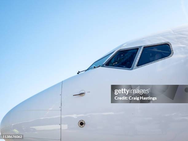 air plane cockpit - plane wing stock-fotos und bilder