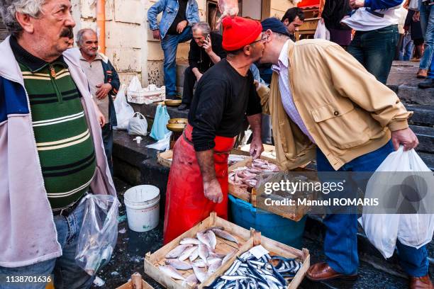 fish market, catania, italy - catania stockfoto's en -beelden