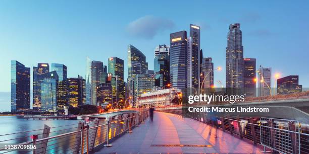 innenstadt singapur - stadt singapur stock-fotos und bilder