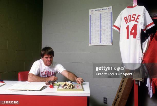 Red Roses Manager Pete Rose Baseball Photos and Premium High Res Pictures - Getty Images