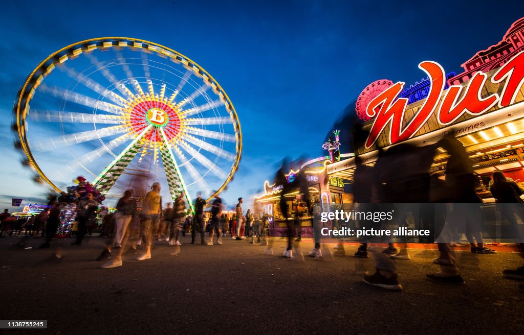 22 April 2019, Baden-Wuerttemberg, Stuttgart: Visitors enjoy the 81st ...