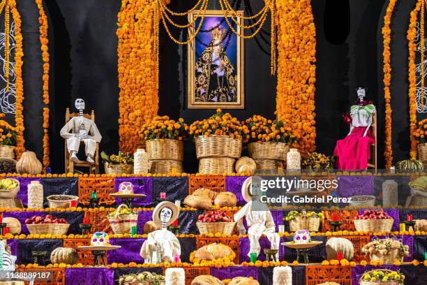 a day of the dear offering - catholic altar stock pictures, royalty-free photos & images