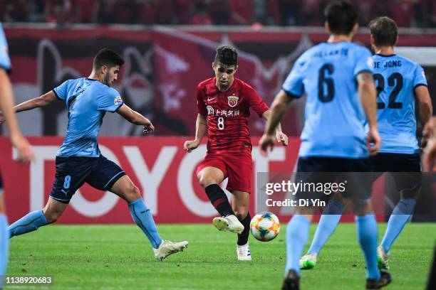 Oscar of Shanghai SIPG controls the ball during the AFC Champions League Group H match between Sydney FC and Shanghai SIPG at Shanghai Stadium on...