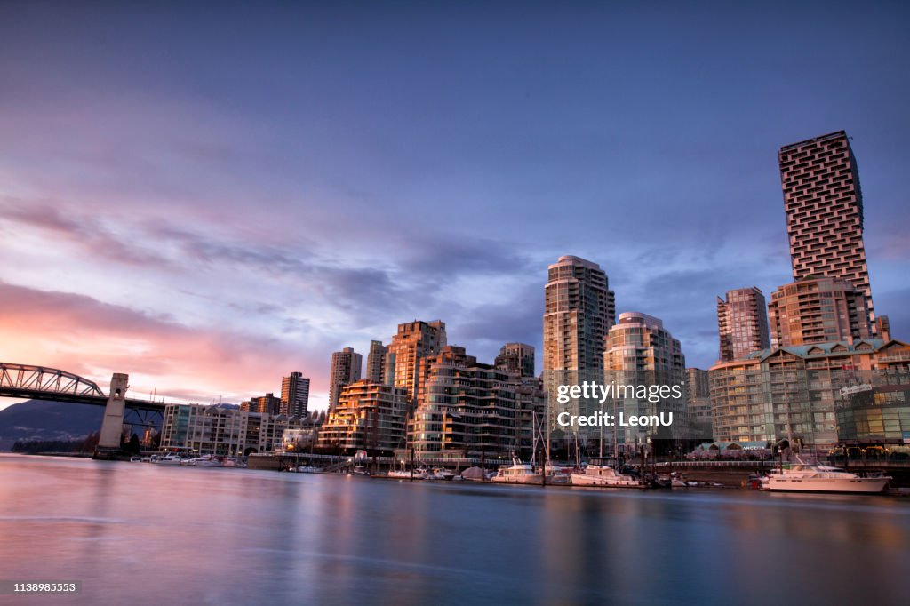 Falso torrente al tramonto, Vancouver, Canada