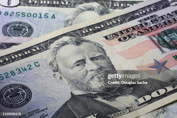 close-up of fifty dollar bills in usa currency, full frame - banconota da 50 dollari statunitensi foto e immagini stock