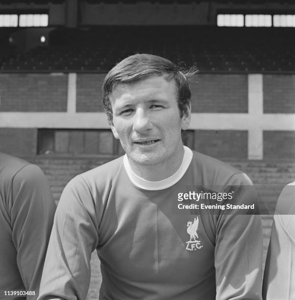 Tommy Smith Soccer Player Liverpool Fc Photos and Premium High Res ...