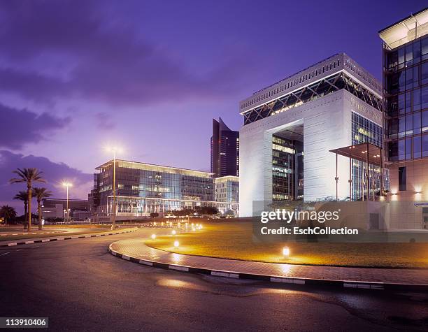 modern office buildings at dubai financial centre - dubai buildings stock-fotos und bilder