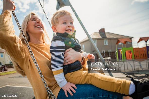 spaß mit tante - nephew stock-fotos und bilder