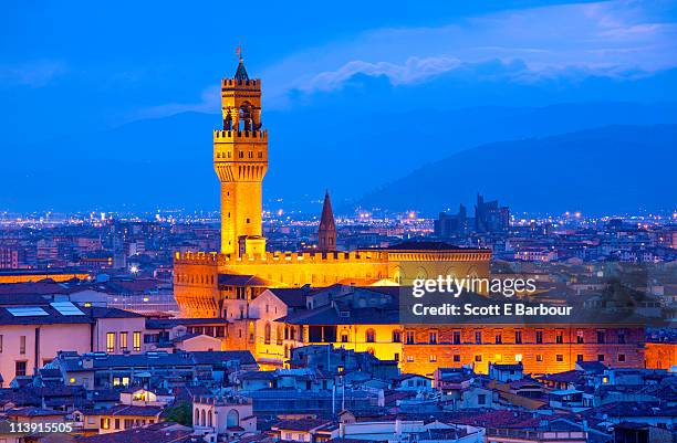 the palazzo vecchio and the uffizi museum - florence italy city stock pictures, royalty-free photos & images