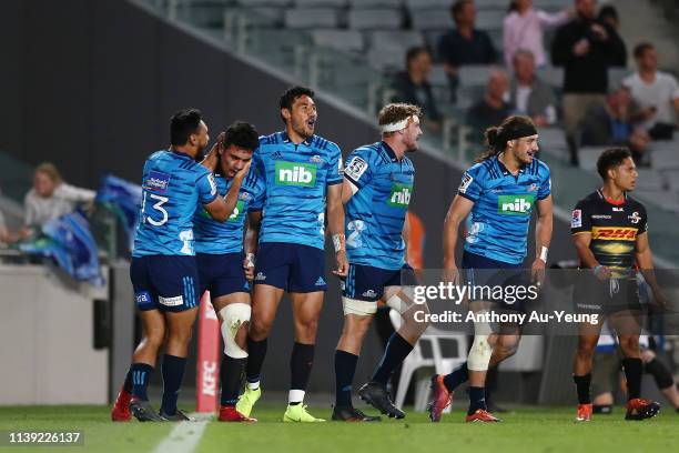 Rob Tanielu Tele 7 Photos and Premium High Res Pictures - Getty Images