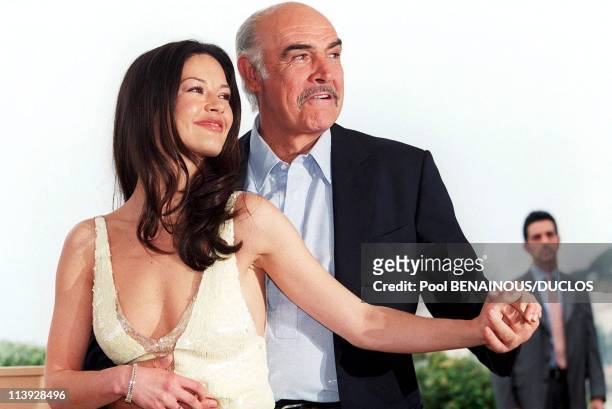 Cannes Film Festival: "Entrapment" Photo-Call Of With Sean Connery And Catherine Zeta-Jones In Cannes, France On May 14, 1999.