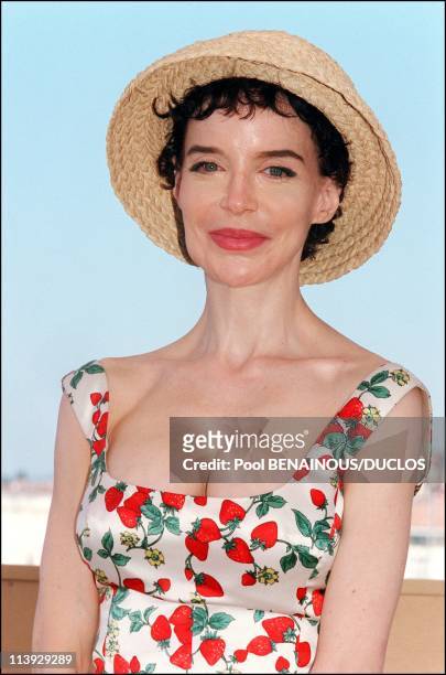 Cannes Film Festival : Photocall 'Fast Food Fast Women' In Cannes, France On May 15, 2000-Anna Thomson.
