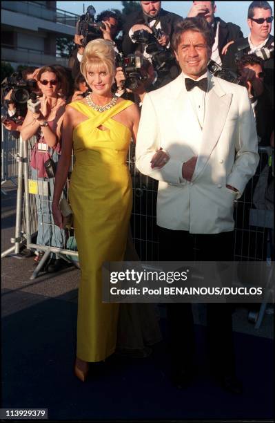 Charity gala evening : the arrival of the guests at the Palm Beach In Cannes, France On May 18, 2000-Ivana Trump and Roffredo Gaetani.