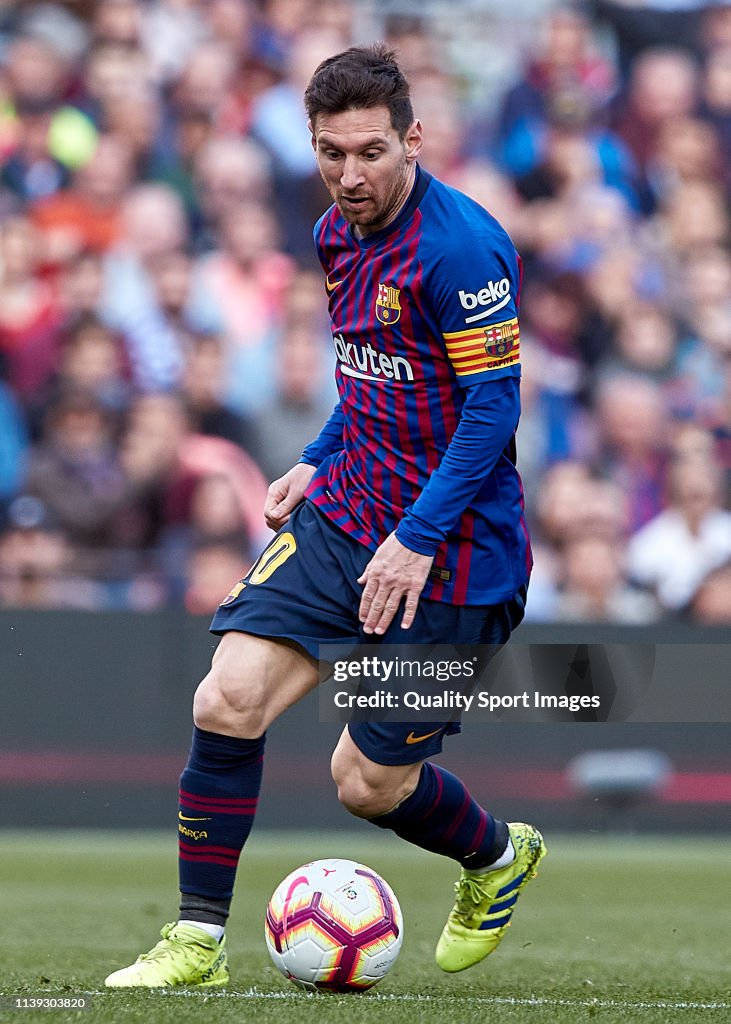 Lionel Messi of FC Barcelona with the ball during the La Liga match