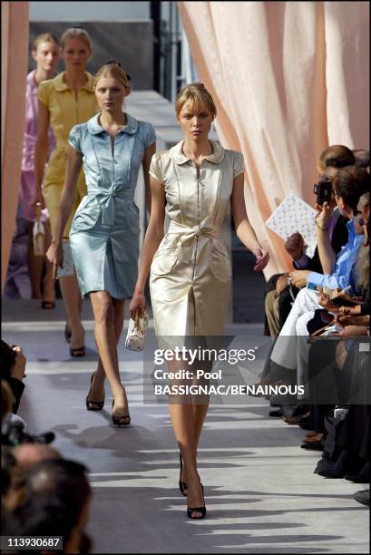 36 Louis Vuitton 2003 Spring Summer Collection Show Paris Stock