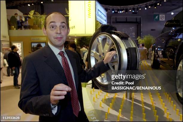 French president Jacques Chirac at the 2002 Paris auto show in Paris, France On September 27, 2002-Edouard Michelin.