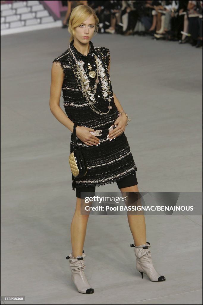 Chanel Spring Collection 2006 Chanel Ready to wear Spring-Summer 2006 fashion show at the Grand ...