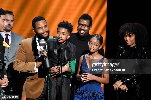 Marcus Scribner, Jeff Meacham, Anthony Anderson, Miles Brown, Deon Cole, Marsai Martin, and Yara Shahidi accept the Outstanding Comedy Series award...