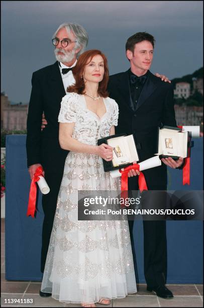 Photo-call 54th Cannes Film Festival Awards In Cannes, France On May 20, 2001-Michael Hankeke , Isabelle Hupert , Benoit Magimel .