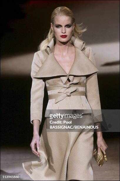 Valentino spring-summer 2006 Haute Couture show in Paris, France On January 23, 2006-Caroline Winberg .