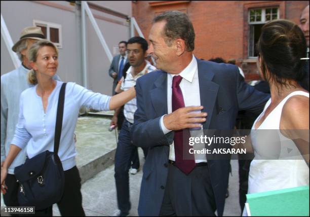 Dominique Baudis's exit of the Justice Palace of Toulouse after his confrontation with Patrice Alegre, Patricia, Lakhdar Messaoudene and the other...