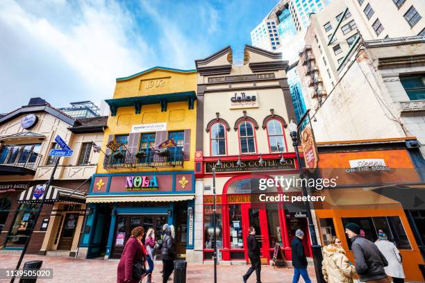 pittsburgh's market square - downtown pittsburgh street stock pictures, royalty-free photos & images