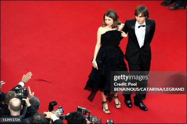 59th Cannes Film Festival : stairs of "Marie Antoinette" in Cannes, France on May 24, 2006-Sofia Coppola and Thomas Mars.