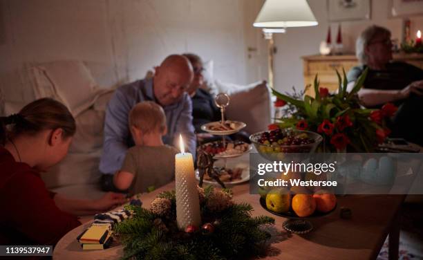 mysig stämning jul afton - hygge bildbanksfoton och bilder