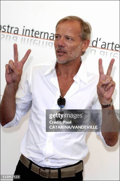 62nd Venice Film Festival. Photocall of the movie 'Gabrielle' by french director Patrice Chereau with Isabelle Huppert and Pascal Gregory In Venice,...