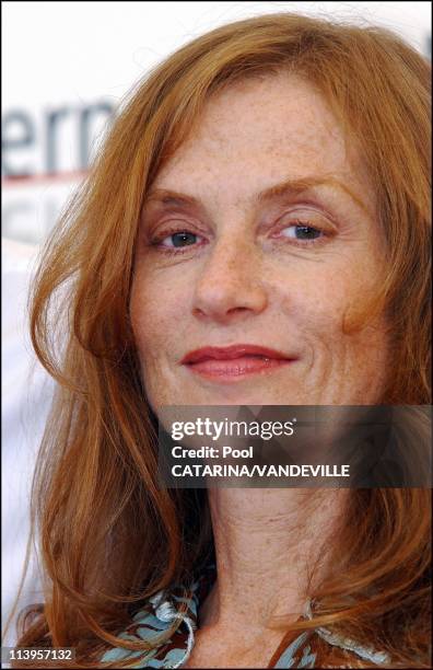 62nd Venice Film Festival. Photocall of the movie 'Gabrielle' by french director Patrice Chereau with Isabelle Huppert and Pascal Gregory In Venice,...